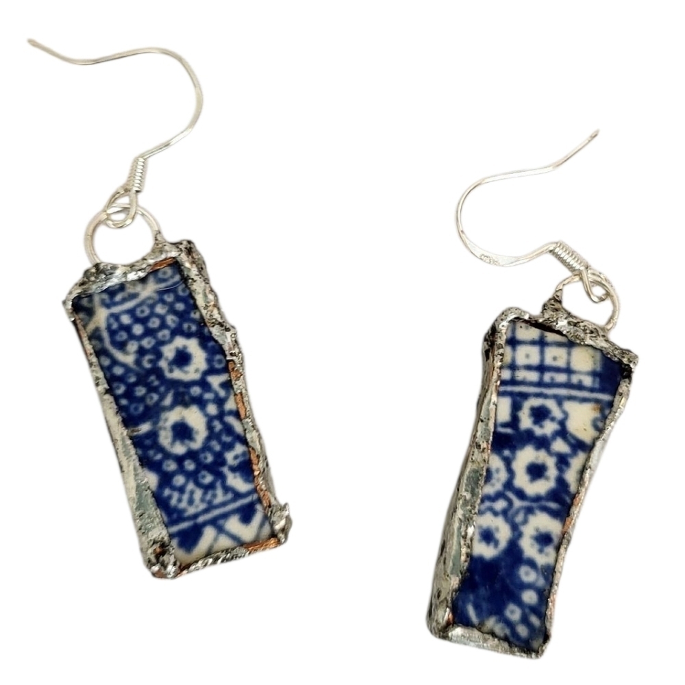 Handcrafted Blue Willow China Bar Earrings Silver-Plated Fish Hook Dangles